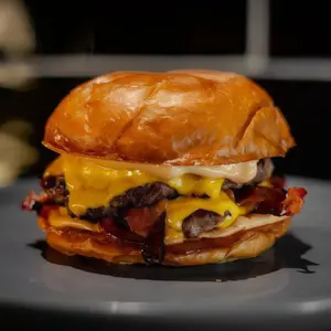 CHEESE BACON DOBLE + PAPAS