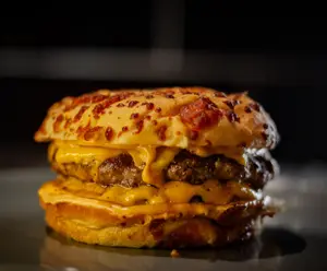 CHEESE TRIPLE + PAPAS