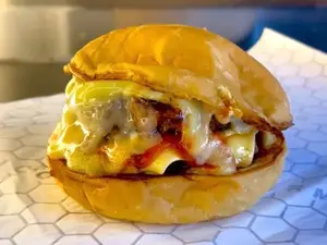 Ke mira bobo triple+papas