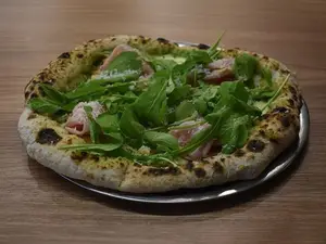 Mortadella y pesto