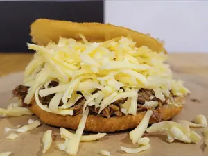 Arepa De Jamón Y Queso