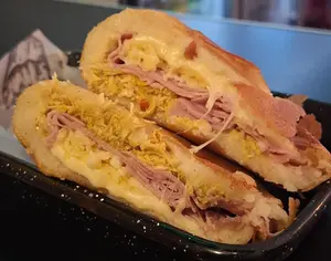 Empanada XXL Catira