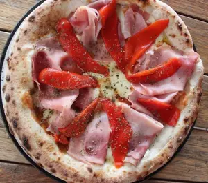 Prosciutto E Peperoni