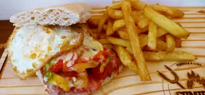 Sándwich de bondiola ahumada