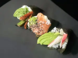 Temaki de salmón