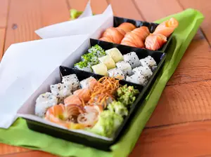 Variedad de rolls 10 unidades