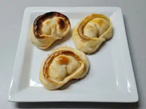 Empanada De Jamon Y Queso
