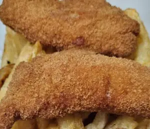 Pechurricas BBQ ahumada con papas fritas
