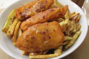 Pechurricas Pooh picante con papas fritas