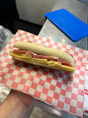 Crudo y queso Danbo