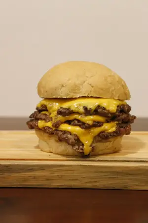 Cheese burger simple
