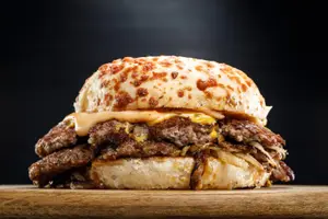 Grilled onion doble burger