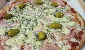 Pizza roquefort con jamon