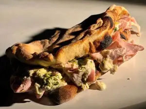 Mortadela pistacho stracciatel