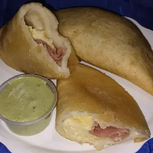 Empanada Jamon Y Queso