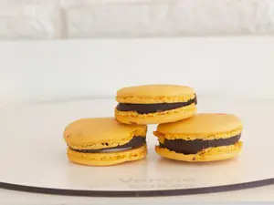 Macaron de chocolate y naranja