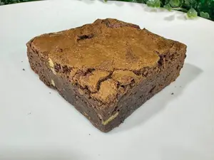 Cuadrado de brownie con nuez