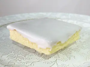 Cuadrado de limón con glasé