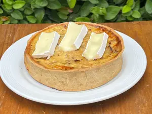 Tarta de cebolla y brie 12cm
