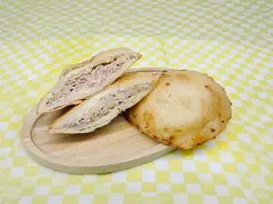 Empanada de jamón y queso