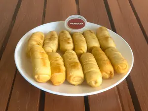 12 tequeños