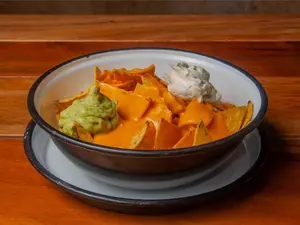 Nachos con cheddar-2 personas