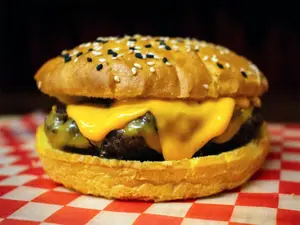 Burger Clásica + Papas