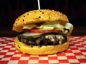 Burger new port + papas