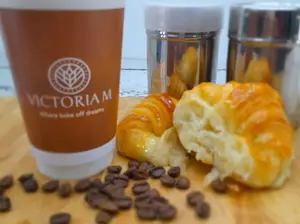 Latte expreso + 2 medialunas