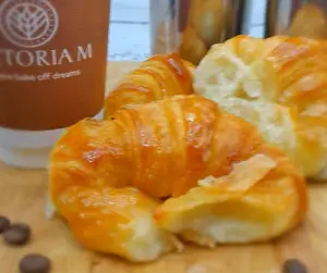 Latte expreso + 3 medialunas