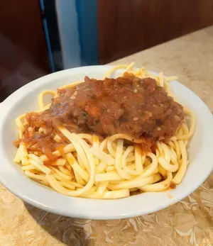 Fideos con bolognesa