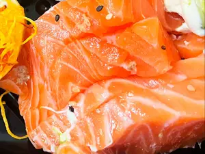 Sashimis de salmón (8 unidades)
