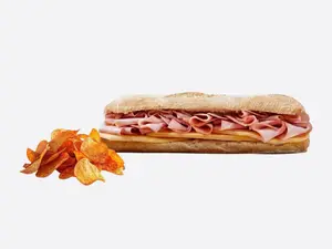 Lomito y tybo + chips