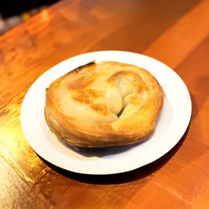 Empanada de caprese