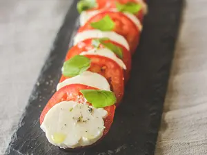 MOZZARELLA