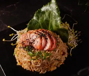 Chaufa de salmón