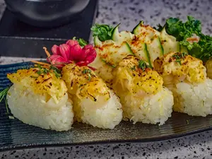 Nigiri Win (5 Pìezas )