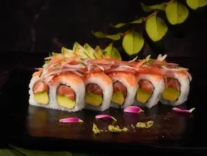 Roll  chalaco (10 piezas)