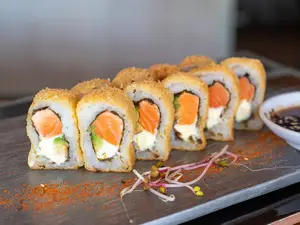 Roll  hot (10 piezas)