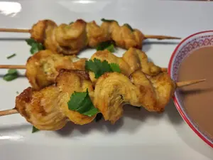 Brocheta de pollo satay 3 u