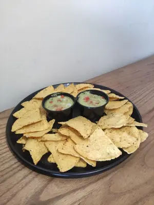 Nachos Con Guacamole