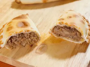 Empanada de carne picante