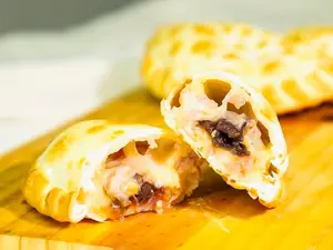 Empanada de panceta y queso