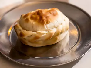 Empanada de queso y cebolla