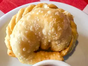 Empanada de jamón y queso