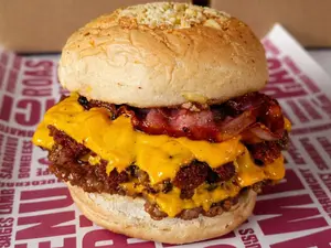 Cheese Bacon C/Fritas