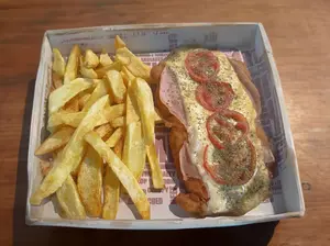 Suprema napolitana de pollo