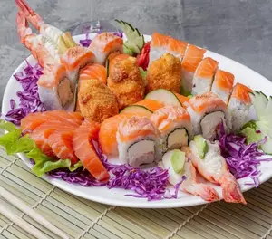 Combinado omakase (30 piezas)