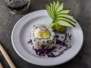 Ebi con phila roll (6 piezas)