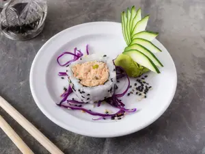Salmón roll (6 piezas)